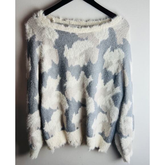 Umgee Sweater Women's Camo Crew Neck Long Sleeve Oversized Eyelash Sz M - Picture 2 of 9